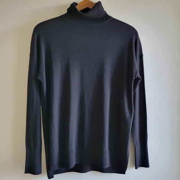 Babaton Lightweight 100% Wool Long Sleeve  Turtleneck - XS - Picture 1 of 12